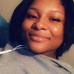 Meet your Posher, Simone